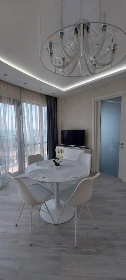 Elite Apartment In Orbi Sea Tower Batumi Exterior foto