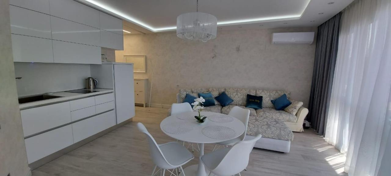 Elite Apartment In Orbi Sea Tower Batumi Exterior foto